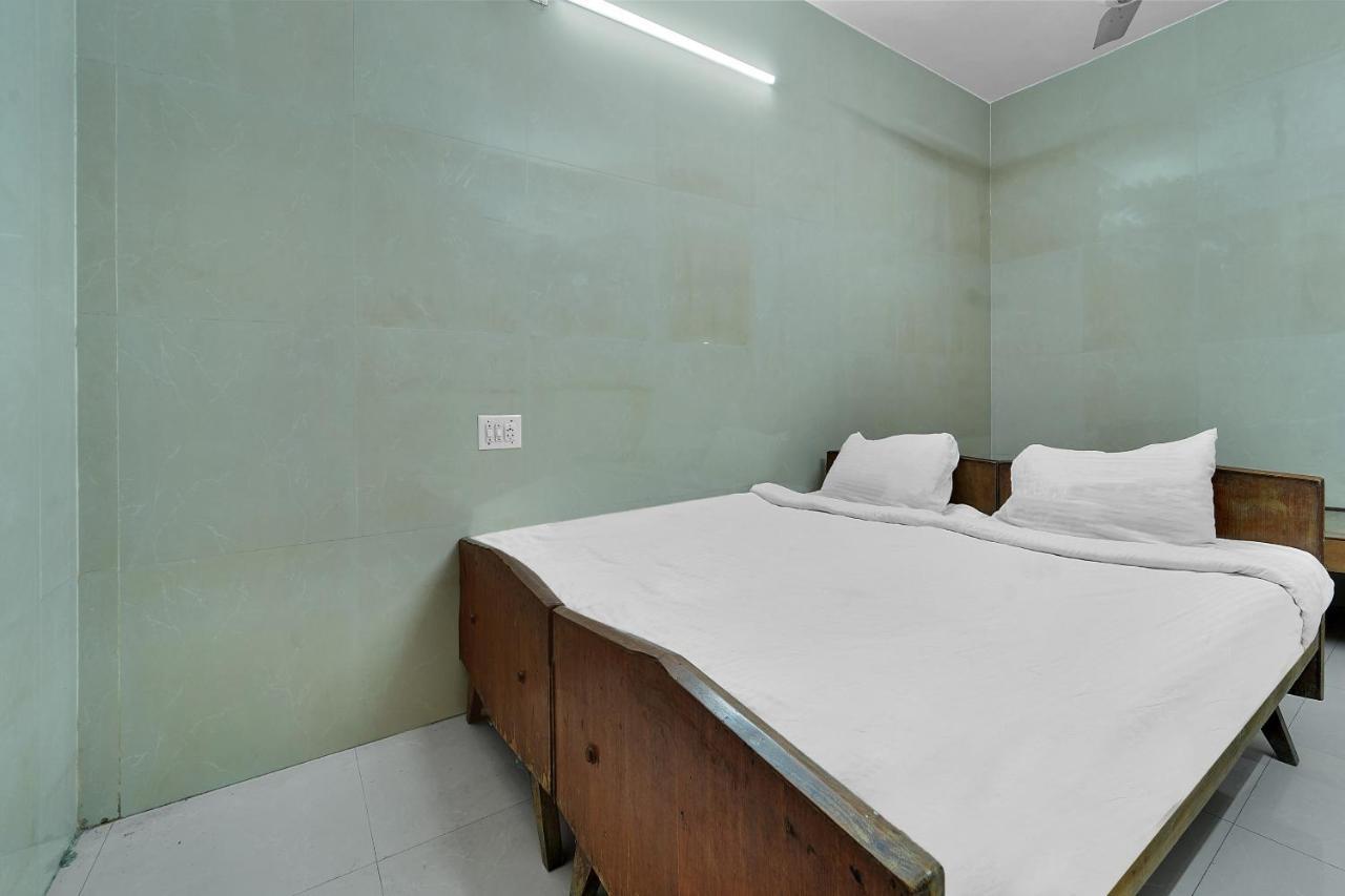 Spot On 82515 Mohan Hotel Salem