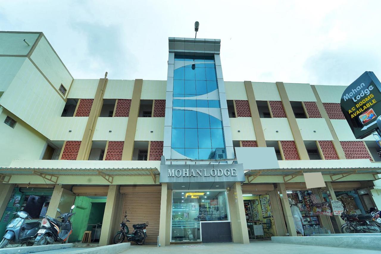 Hotel Spot On 82515 Mohan 2*